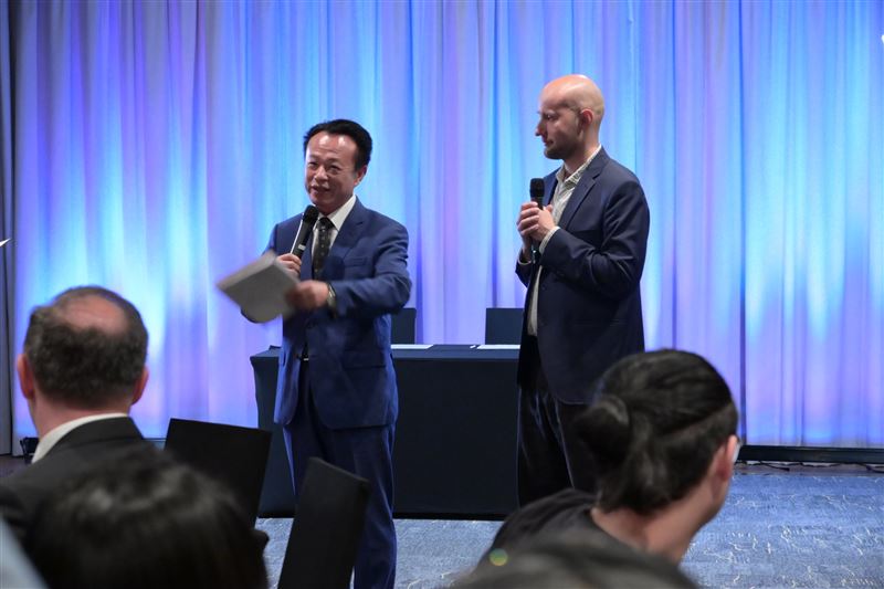 嘉義無人機鏈結歐洲翁章梁訪波蘭促台波業者深化合作。(圖/嘉義縣政府提供)