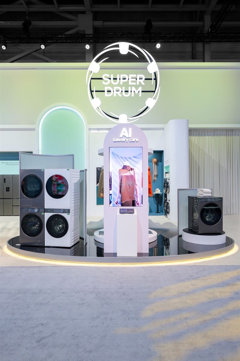 TCL於IFA 2026展示AI SuperDrum洗烘塔P9 Ultra。(圖/品牌業者提供)