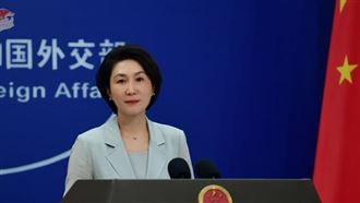 菲律賓防長當眾嗆可恥！中國外交部回應了