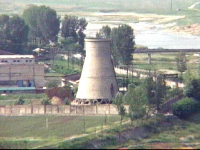 IAEA比對金正恩今年6月視察的照片,確認寧邊園區內一棟新建2層樓建築是第2座鈾濃縮設施。(圖/翻攝自X平台 @patriot_senior)