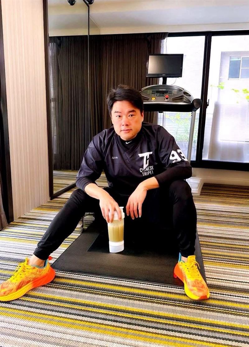 呂捷分享最新的瘦身成果,透露自己已順利減掉 16 公斤,且減去的全是脂肪而非肌肉。(圖/翻攝自呂捷臉書)