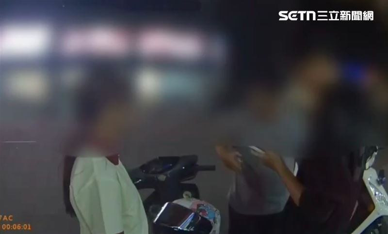 沒後照鏡被攔…0.5秒丟包未成年制服女友