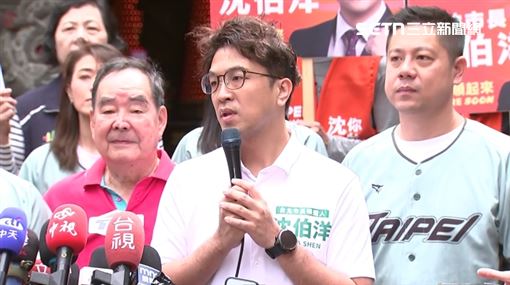 沈伯洋大稻埕慈聖宮參香（圖／翻攝畫面）