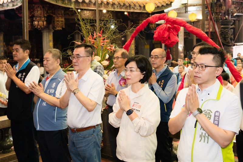 蘇巧慧、李四川出席新莊地藏庵地藏王菩薩聖誕典禮三獻禮法會(圖/蘇巧慧競辦提供)