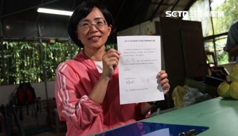 蘇巧慧簽署辯論同意書(圖/翻攝畫面)