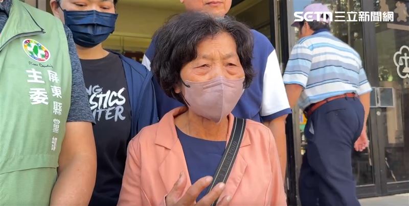 潘采辰阿嬤不捨孫女辛苦練習,努力全部白費,希望體操協會給個明確答覆。(圖/記者朱俊傑攝影)