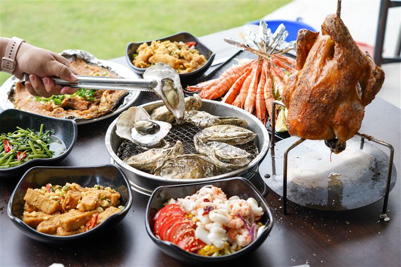 中秋海味攻略！東石烤蚵199元吃到飽，布袋買海鮮、集章抽好禮。（圖／嘉義縣政府提供）
