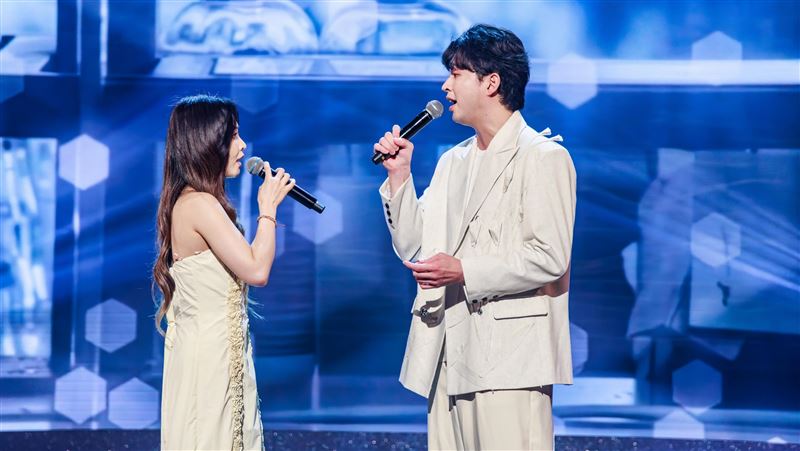 李子森、杜忻恬深情對望　致敬陳盈潔聽哭
