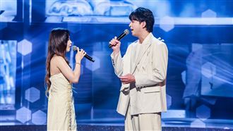 李子森、杜忻恬深情對望　致敬陳盈潔聽哭