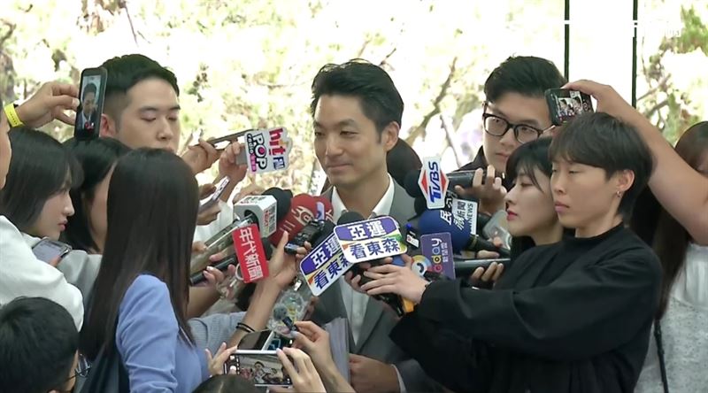 大巨蛋有老鼠亂入球賽,蔣萬安說,體育局、環保局、衛生局已經全面稽查,他已經要求體育局掌握狀況,如果有任何違失,一切依法裁處。(圖/翻攝畫面)