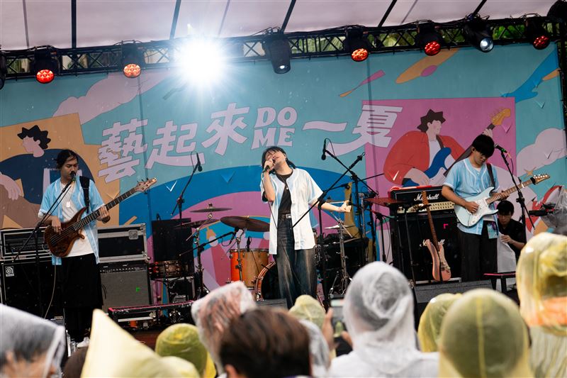 樂團阿克沃 Awkward推出新單曲。(圖/黑市音樂 提供)