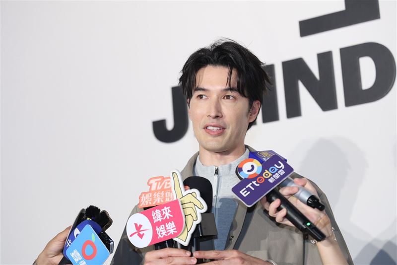 錦榮笑說50歲前一定會結婚。(圖/記者趙孟晃攝影)