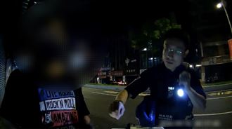 男深夜行竊遭警攔查　謊稱怕吵友人遭識破