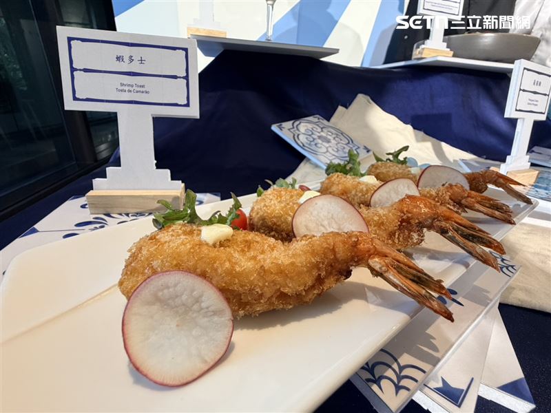 外酥內鮮的經典小點「蝦多士」同樣是澳門經典美食。（圖／記者林昱孜攝影）