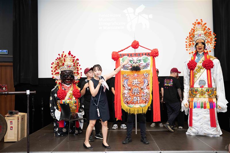開啟台波交流新篇章!文總率團訪華沙民俗博物館