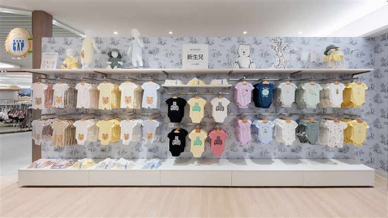 全台首間babyGap 50坪「寶貝穿搭遊樂園」大巨蛋可愛登場。(圖/品牌業者提供)