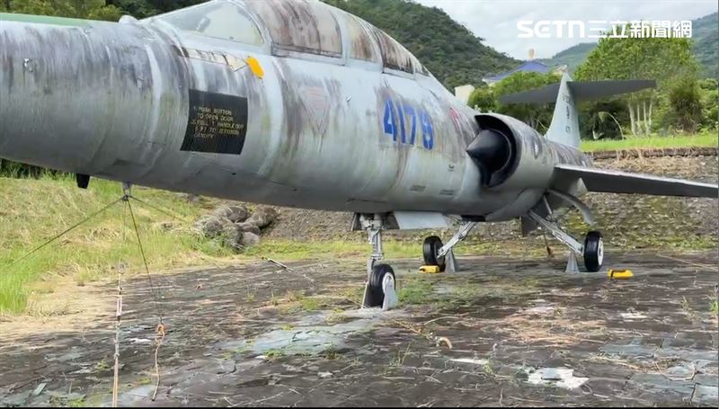 全台罕見TF-104戰機蒙塵　鏽蝕斑駁惹心疼