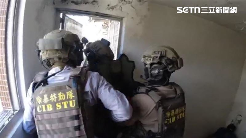 10嫌遭法官「當庭無保釋放」！2重犯落跑