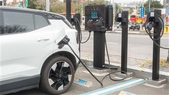 電動車充電站「越蓋越賠」？阿金AI解難題
