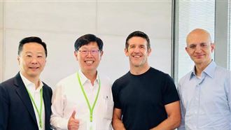 蘋果新CEO首秀！鴻海劉揚偉站台力挺