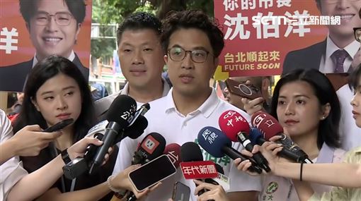 王偉忠盛讚蠻順的　沈伯洋笑：是他客氣