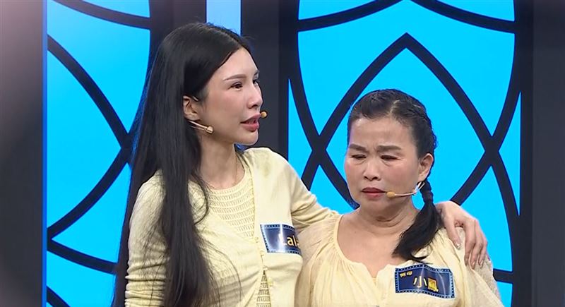 Lala媽心疼Lala一肩扛下家庭責任,吃了不少苦。(圖/公視台語台提供)