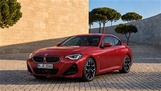 致敬2002 ！BMW雙門2系極致版台灣上市