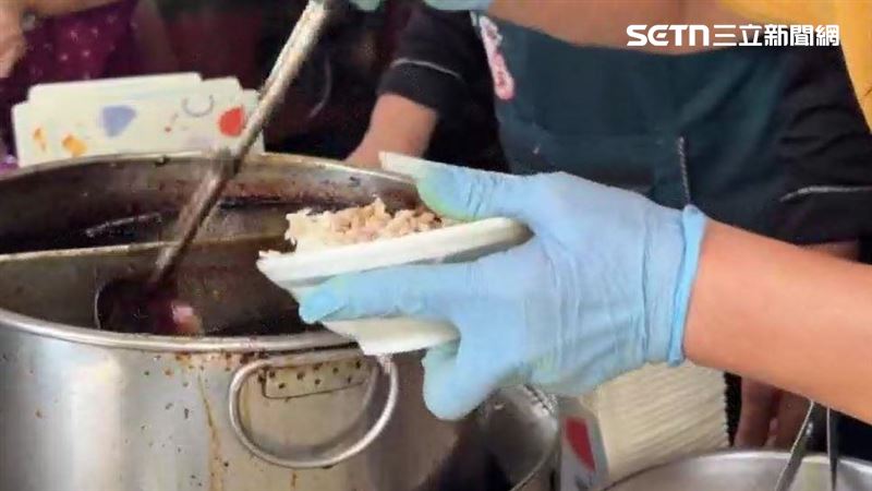 嘉義市仁愛路上火雞肉飯老店靠著銅板價傳出只經營到10月10日，店家澄清因租約到期要搬家