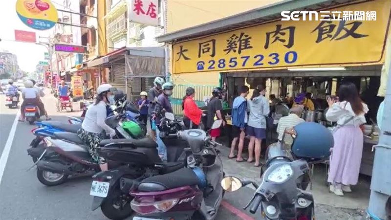經營數十年雞肉飯老店人潮沒斷過，每到用餐時間內用或外帶人潮大排長龍