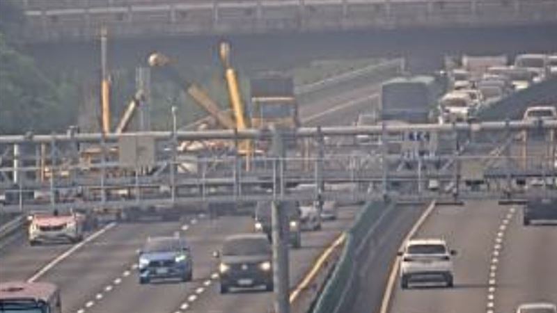 新／國道事故！貨車翻覆…路段時速剩15km