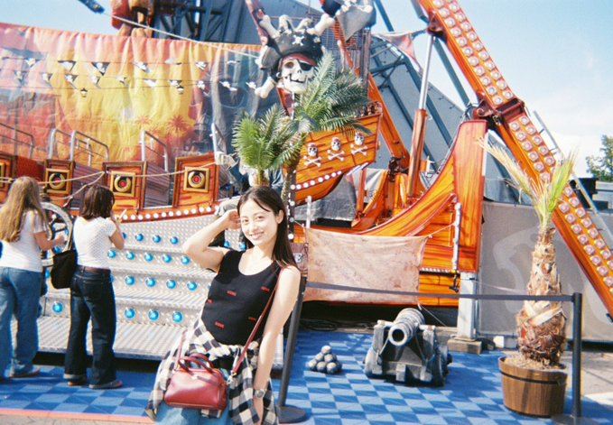 橋本環奈分享了以「一次性底片相機」拍攝的照片。(圖/翻攝自X平台 @橋本環奈)