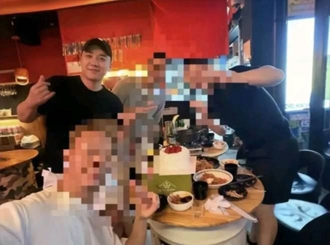勝利遭控在首爾江南區一間餐廳內毆打一名30多歲男子，目前警方已經展開調查。（圖／翻攝自X平台）