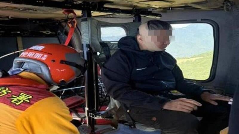 男登南投駒盆山落石砸頭　空勤直升機救出
