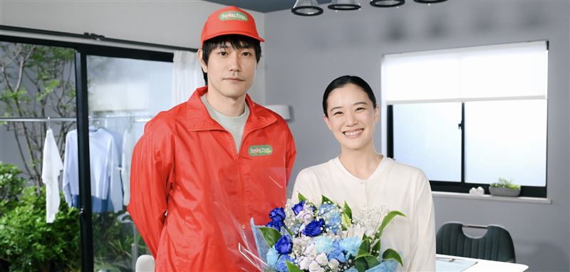 蒼井優暌違18年主演日劇《直到T恤乾了為止》，搭檔松山研一譜出動人夫妻情。（圖／friDay影音提供）