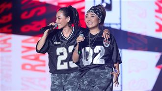 阿妹妹隔20年合體爆哭　下台急call張惠妹