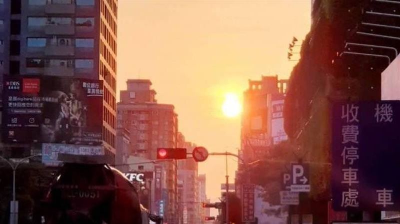 台中懸日美景倒數！夕陽落街心觀賞時間曝