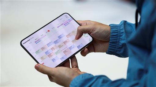 iphone duo。（圖／路透社／達志影像）
