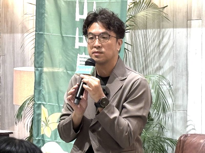 台北市長選戰的民進黨立委沈伯洋13日晚間在東京舉辦座談會,暢談此次訪日借鏡東京的都市更新、吸菸區設置規劃等