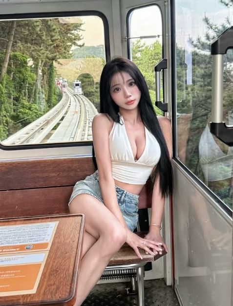 JKF女郎潔晞驚傳過世!親友證實噩耗,發訃聞悲喊:下輩子繼續為妳應援。(圖/翻攝潔晞IG)