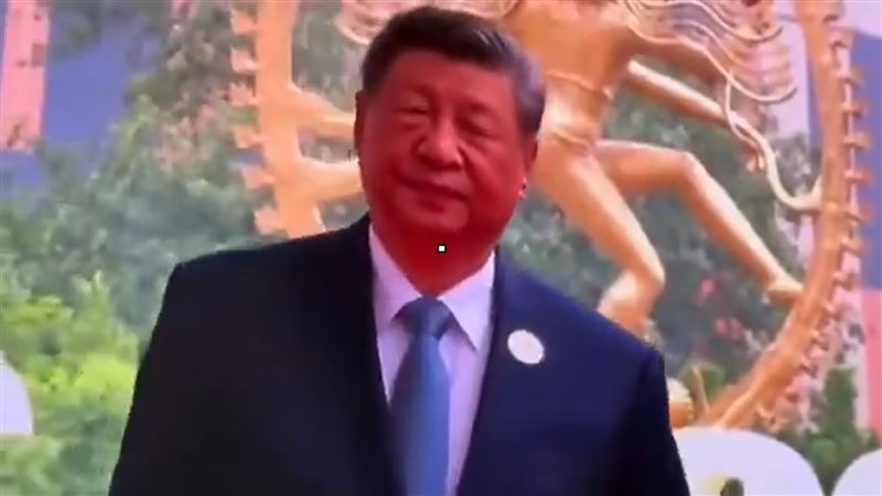 網路瘋傳習近平遭印方冷落的尷尬畫面(圖/翻攝自X平台 @thecitylion)