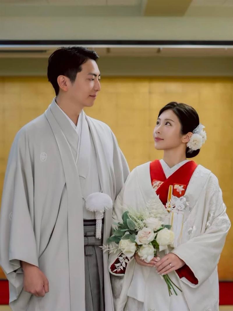 鄭家純於2022年,與日籍醫師AKIRA結婚。(圖/翻攝自鄭家純臉書)