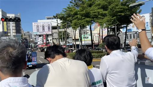 車隊闖紅燈挨罵：囂張大尾！謝龍介道歉了