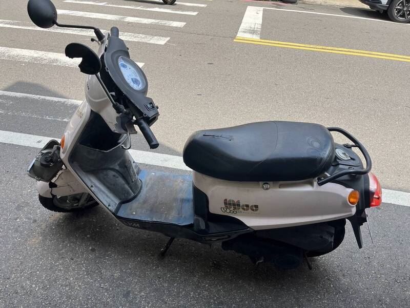 老翁挨撞後連人帶車噴飛重傷骨折送醫。（圖／翻攝畫面）