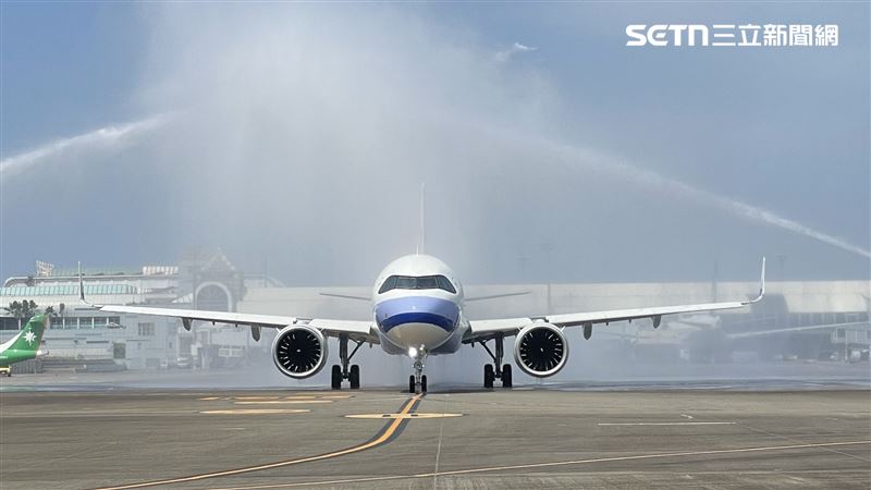 全新開箱！華航「這機型」豪發235張證書