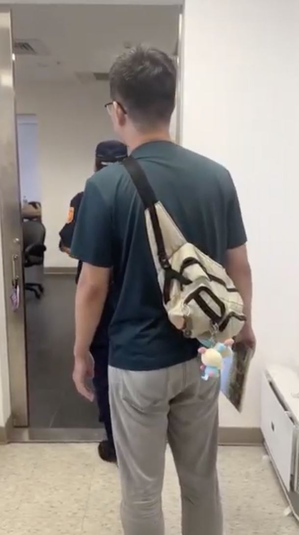 34歲許姓男子於犯案後出境至澳門,返台時遭到警方逮捕。(圖/翻攝畫面)