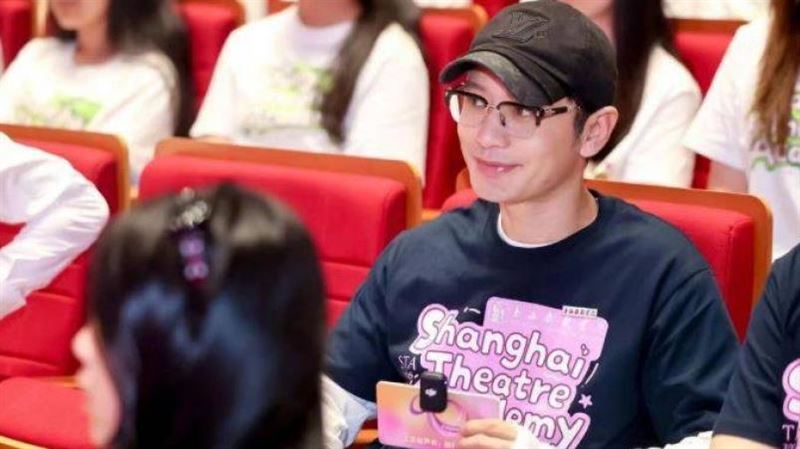 演員變博士生　48歲黃曉明低調報到畫面曝