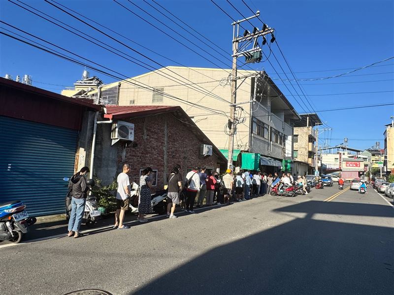 有饕客凌晨2點多就前往排隊。（圖／翻攝臉書粉專 127鐵馬民宿﻿）