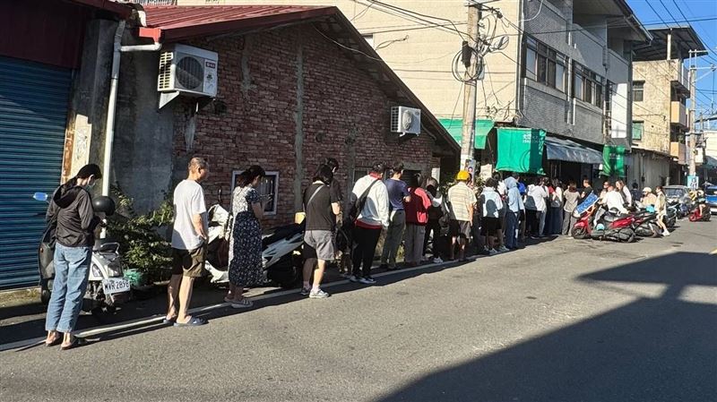 40年老店熄燈！鄉親深夜排隊搶吃懷舊滋味