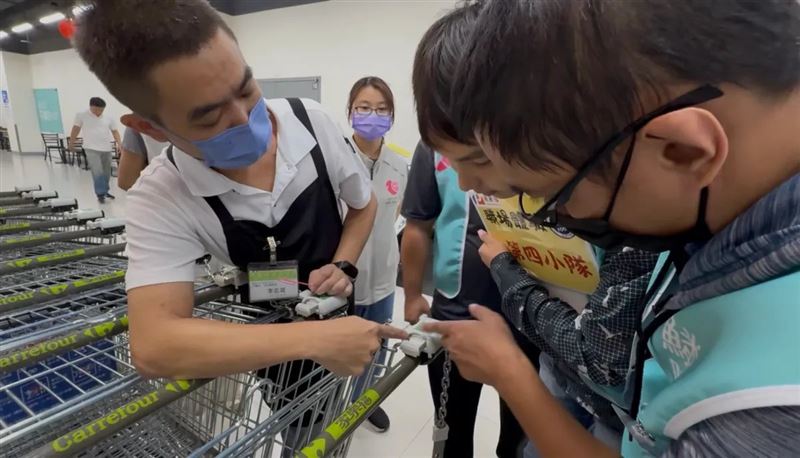 桃園市政府衛生局社區心理衛生中心11日於萬家福量販店(平鎮店)舉辦「復元職旅 Work Up!!」首場職場體驗活動。圖:衛生局提供。(圖/桃園電子報提供)