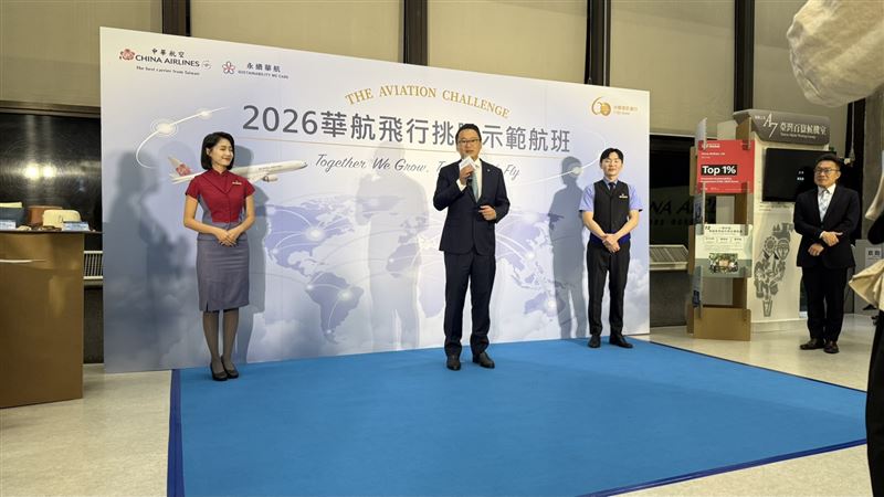 華航總經理陳漢銘強調，永續「不是打假球」不能只是帶著大隊人馬拍拍照、宣稱有做永續，真正重要的是如何從飛行各環節落實減碳。（圖／記者李育道攝影）